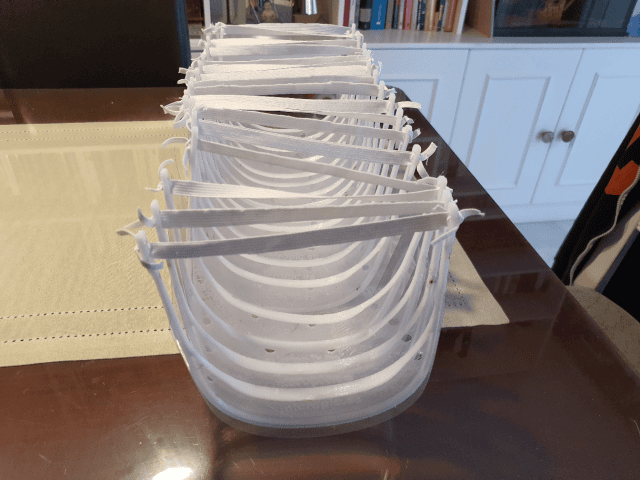 Lote de caretas preparado para su distribución
