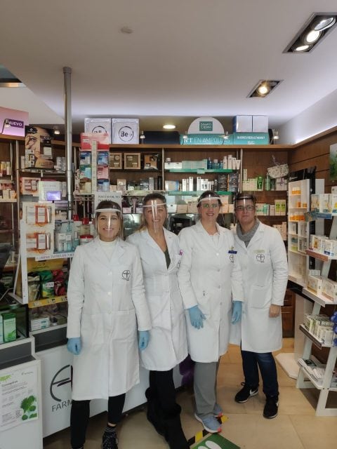 Sanitarios que ya han recibido sus caretas protectoras